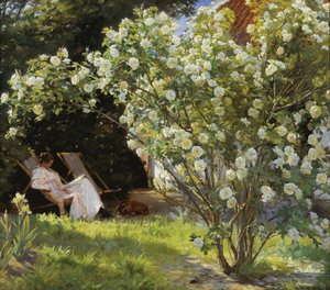 Marie Krøyer sitzt im Liegestuhl im Garten von Mrs. Bendsens Haus